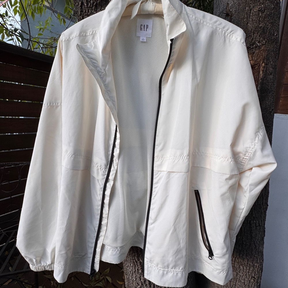 GAP Cream Lightweight Windbreaker Jacket, Zip Up with Drawstring Waist